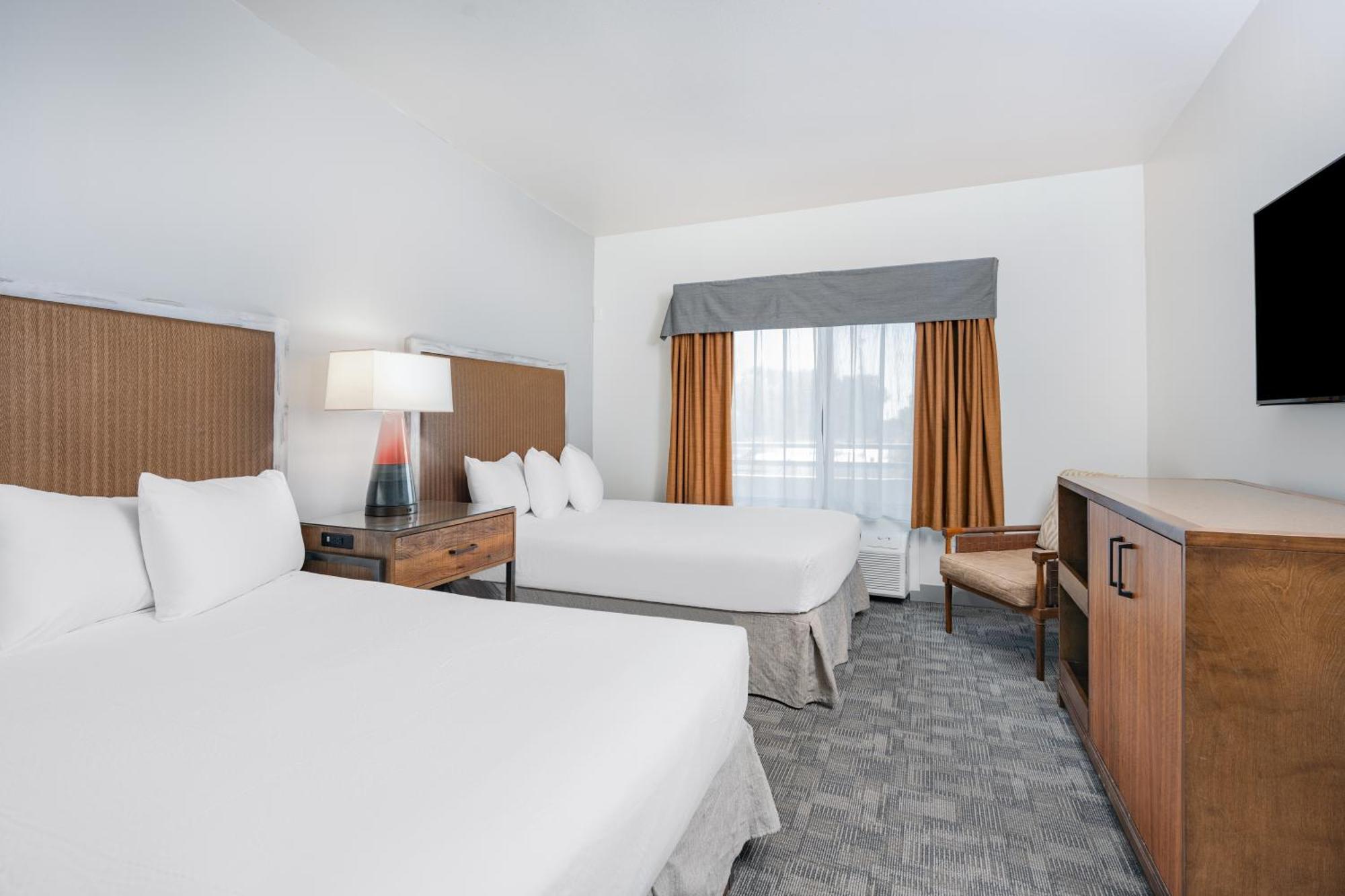 Hotel Ramada By Wyndham Bakersfield Exterior foto